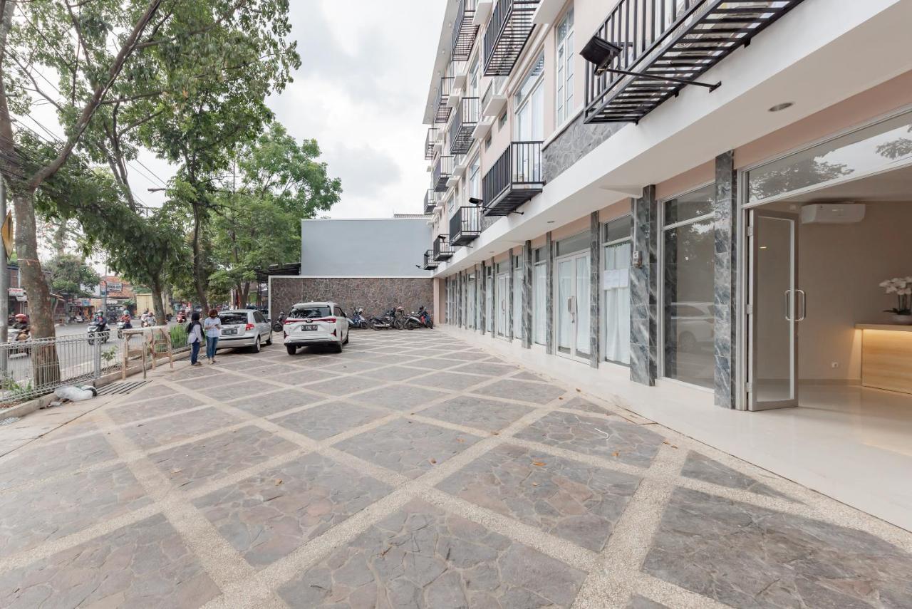 Reddoorz Plus Near Surapati Core Bandung Exterior photo