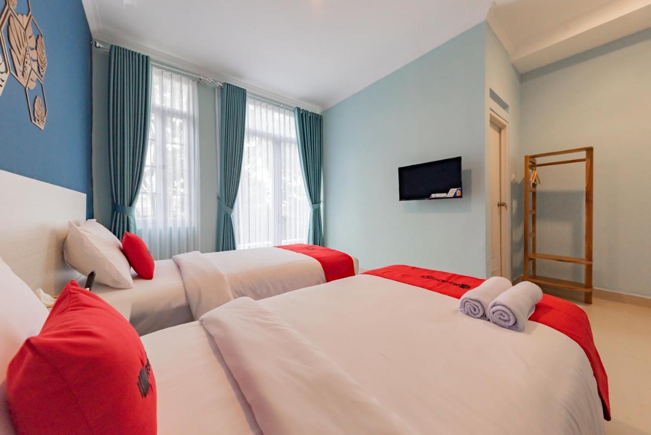 Reddoorz Plus Near Surapati Core Bandung Exterior photo