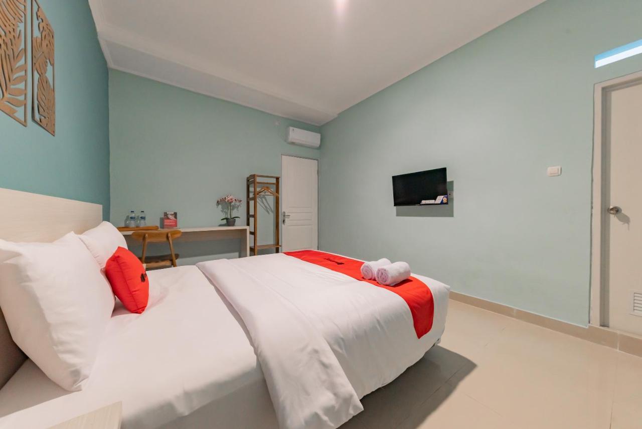 Reddoorz Plus Near Surapati Core Bandung Exterior photo