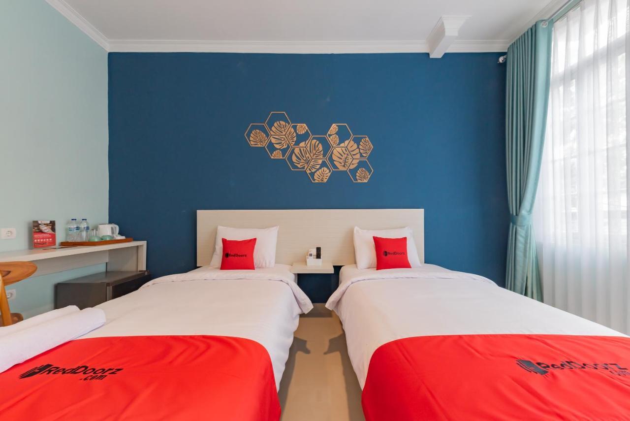 Reddoorz Plus Near Surapati Core Bandung Exterior photo